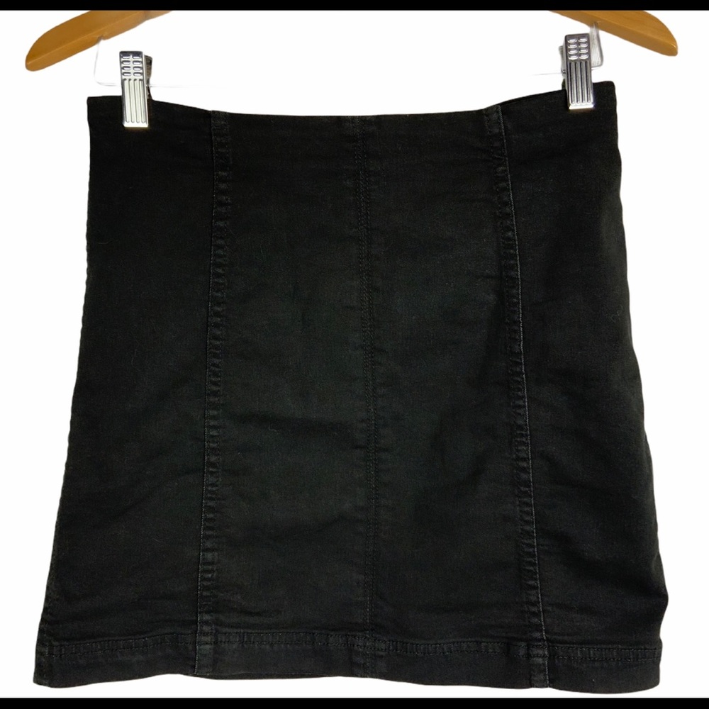 Free People Black Denim Jeans Skirt Sz 8 Stretch